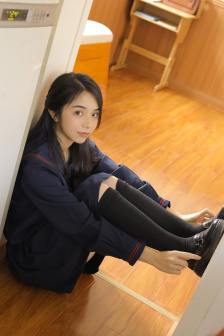 诱人的年轻女教师hd高清